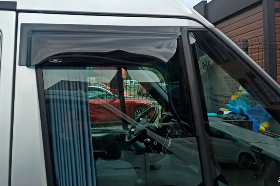 Ford Transit 2000–2014 Raamwindschermen (2 st., HIC) Image