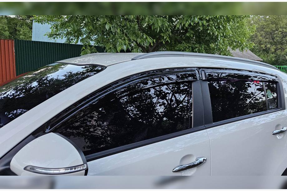 Kia Sportage 2010–2015 Raamdeflectoren (4 stuks, HIC) Image