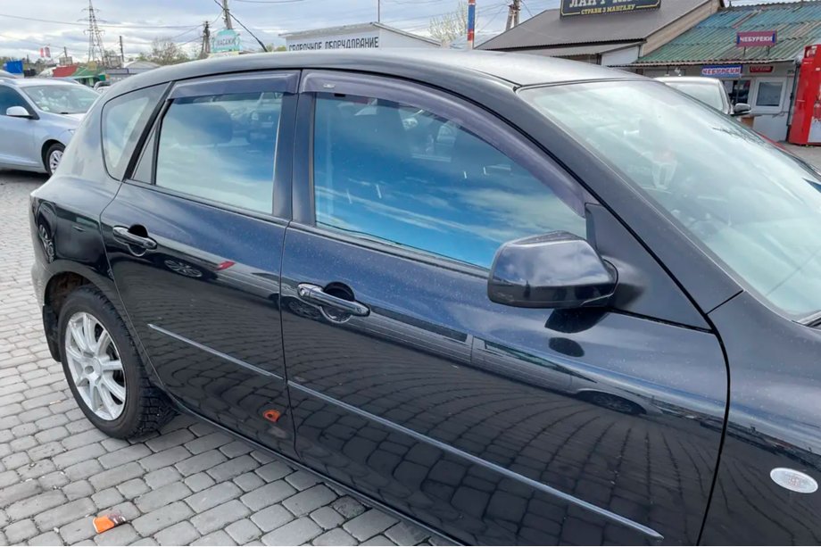 Mazda 3 2003–2009 Raamwindschermen HB (set 4 stuks, HIC) Foto 4