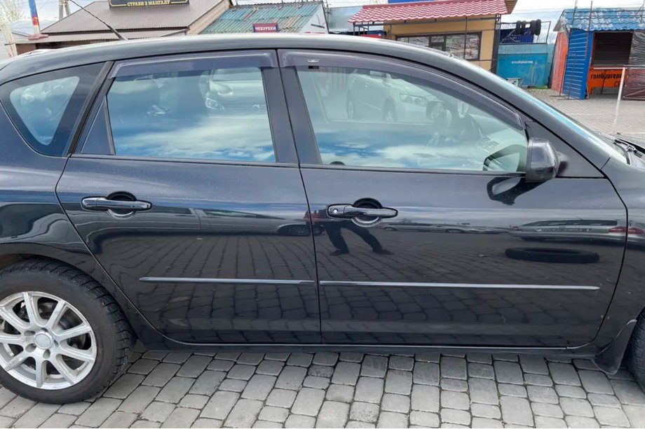 Mazda 3 2003–2009 Raamwindschermen HB (set 4 stuks, HIC) Foto 1