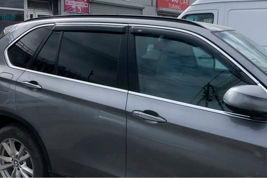 Nissan Qashqai 2014–2021 Raamdeflectors met chroomstrip (4 stuks, HIC) Foto 8