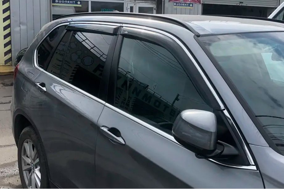 Nissan Qashqai 2014–2021 Raamdeflectors met chroomstrip (4 stuks, HIC) Foto 9