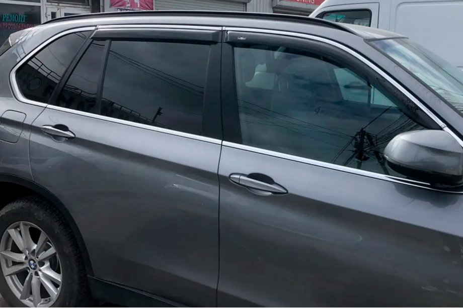 Nissan Qashqai 2014–2021 Raamdeflectors met chroomstrip (4 stuks, HIC) Foto 10