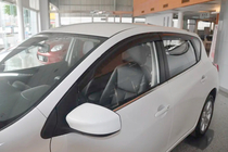 Nissan Tiida 2011–2014 Raamwindschermen HB (set 4 stuks, HIC) foto 1