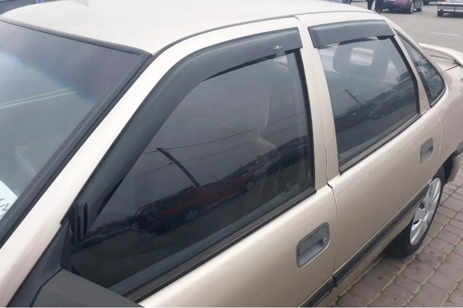 Opel Vectra A 1987–1995 Raamwindschermen SD (set 4 stuks, HIC) Image