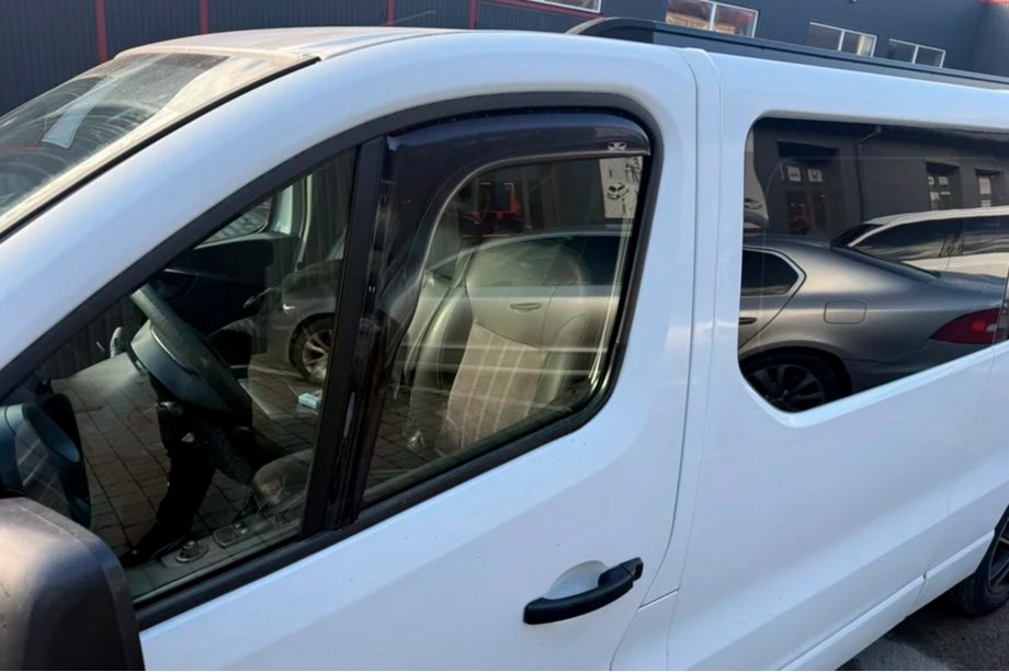 Renault Trafic 2015– Insteek raamwindschermen (2 st., HIC) Image