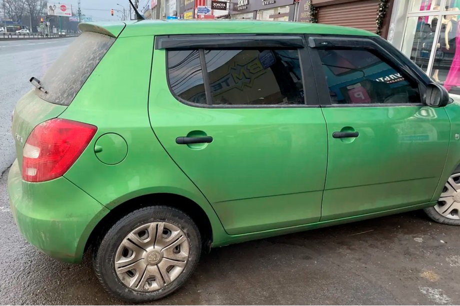 Skoda Fabia 2007–2014 Raamwindschermen HB (set 4 stuks, HIC) Foto 3