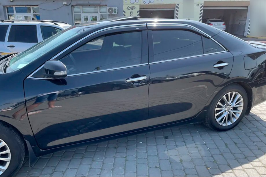 Toyota Camry 2011–2017 Raamdeflectoren met chroomlijst (2011-2017 EU / 2011-2014 USA, 4 stuks, HIC) Foto 4
