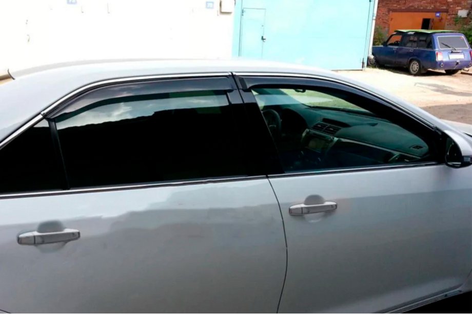 Toyota Camry 2011–2017 Raamdeflectoren met chroomlijst (2011-2017 EU / 2011-2014 USA, 4 stuks, HIC) Foto 7