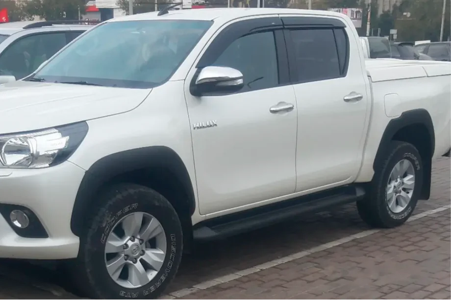 Toyota Hilux 2015– Raamdeflectoren (4 stuks, HIC) Image