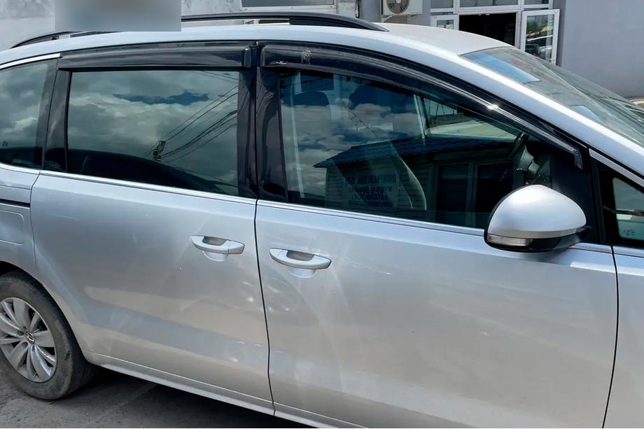 Volkswagen Sharan 2010–2023 Raamdeflectoren (4 stuks, HIC) Foto 3