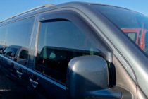 Volkswagen T5 Multivan 2003–2010 Raamwindschermen (2 st., HIC) foto 10