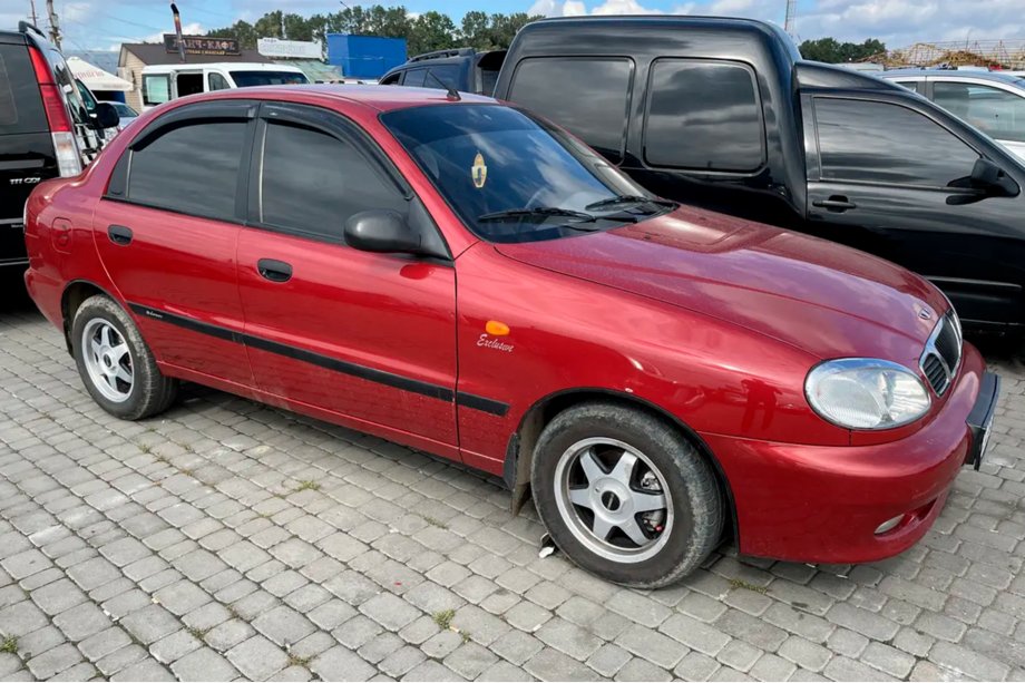 Chevrolet Lanos 1998–2017 Raamdeflectoren (4 stuks, HIC) Image