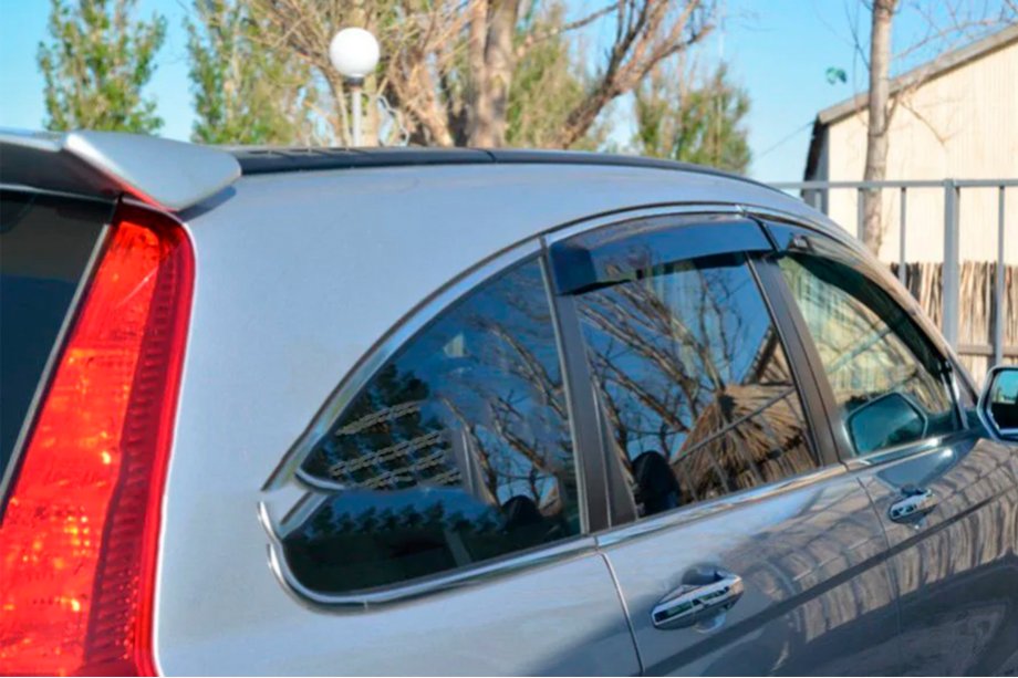 Honda CR-V 2007–2011 Raamdeflectors met chroomstrip (4 stuks, HIC) Foto 5