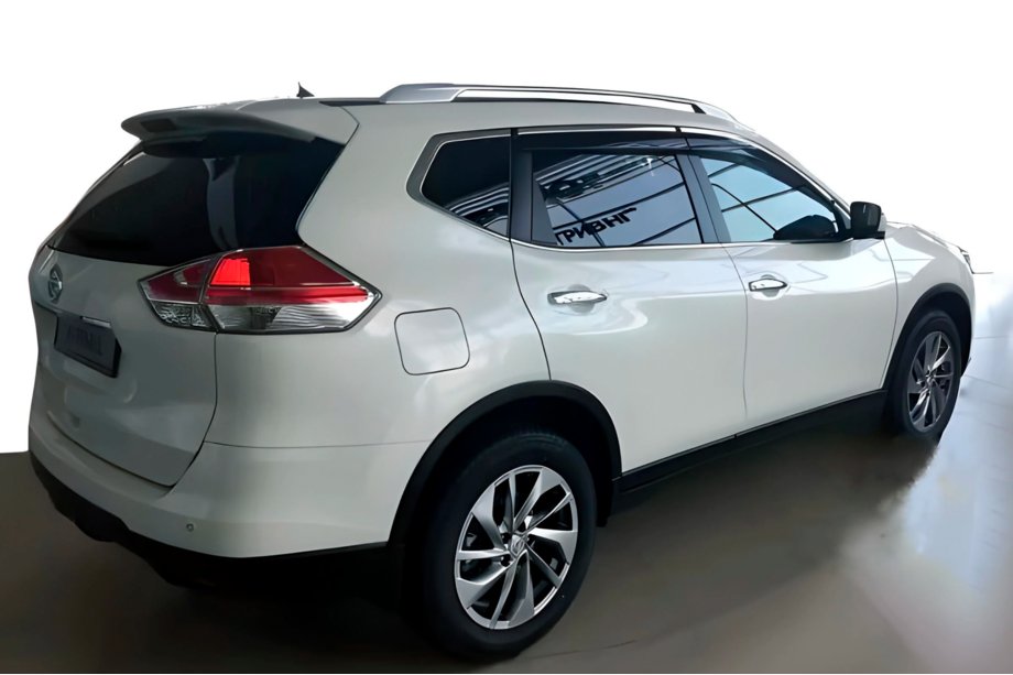 Nissan X-trail T32/Rogue 2014–2021 Raamdeflectors met chroomstrip (4 stuks, HIC) Image