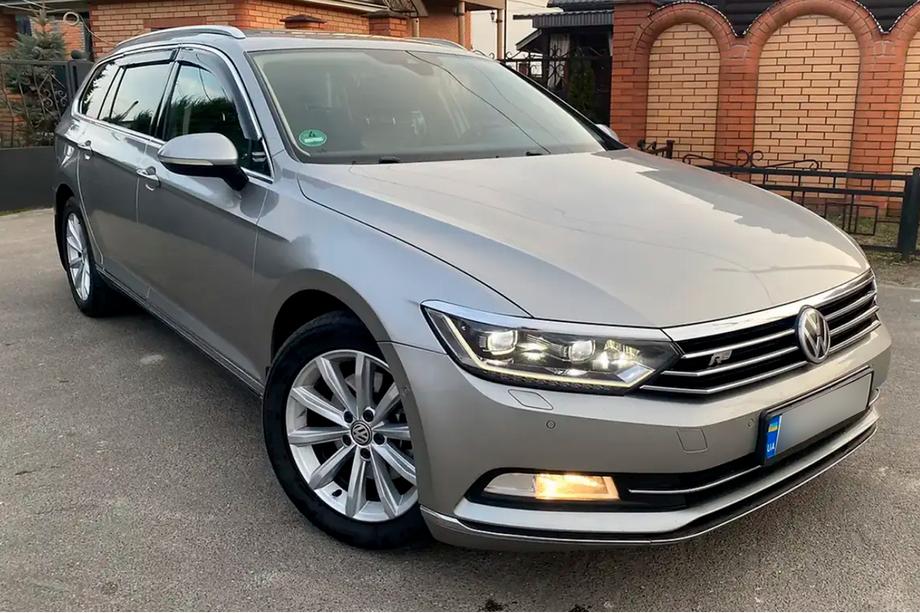 Volkswagen Passat B8 2015–2023 Raamdeflectoren met chroom sierlijst Variant (set 4 stuks, HIC) Image