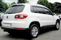 Volkswagen Tiguan 2007–2016 Raamdeflectors met chroomstrip (4 stuks, HIC) foto 3