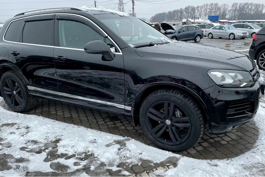 Volkswagen Touareg 2010–2018 Raamdeflectors met chroomstrip (4 stuks, HIC) Foto 3