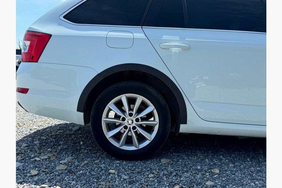 Skoda Octavia III A7 2013–2019 Wielkastlijsten SW 2013-2016 (4 stuks, zwart ABS) Image