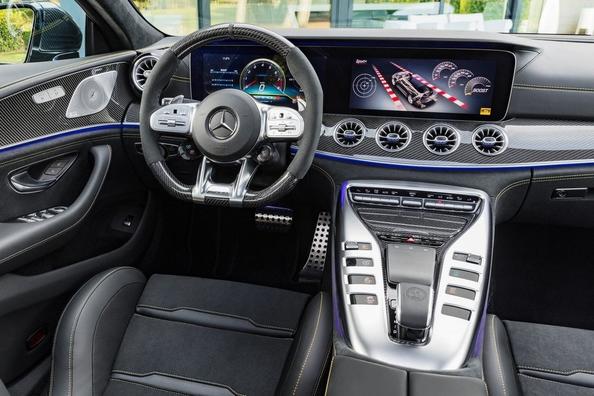 Review van de sportieve liftback Mercedes-Benz AMG GT 4-Door Coupe Foto 9