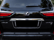 Lexus LX570/450d 2008–2022 Kentekenplaathouder achter met LED-verlichting (2007-2023) Zwarte kleur foto 3