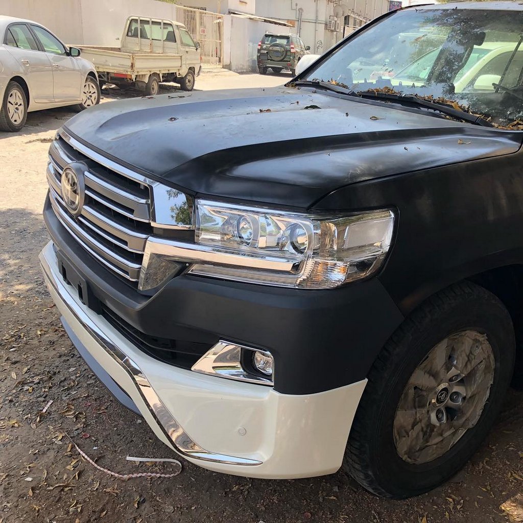 Wij bieden een restyling voor Toyota LandCruiser 200
