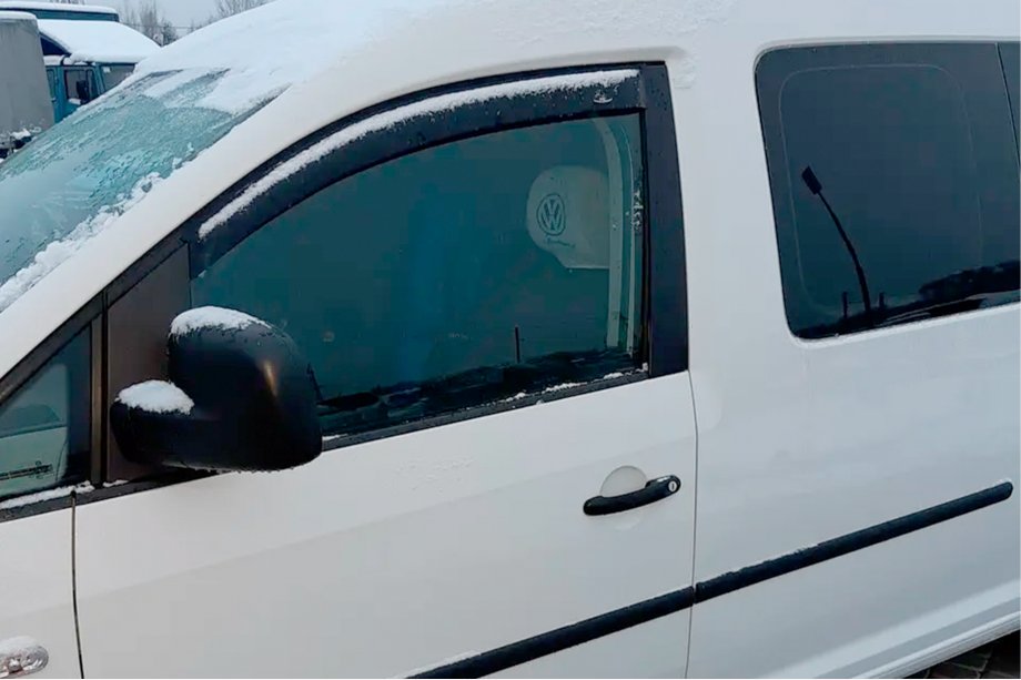 Volkswagen Caddy 2010–2015 Insteek raamwindschermen (2 st., HIC) Foto 3