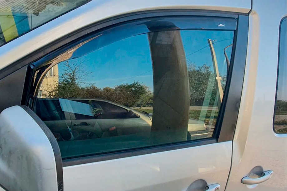 Volkswagen Caddy 2010–2015 Insteek raamwindschermen (2 st., HIC) Foto 11