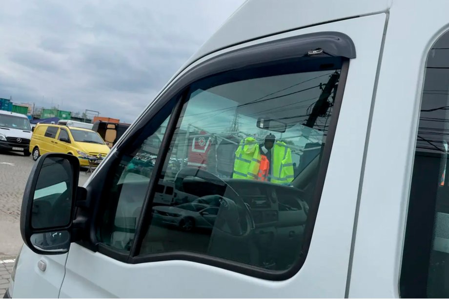 Nissan Interstar 2002–2010 Raamwindschermen (2 st., HIC) Image