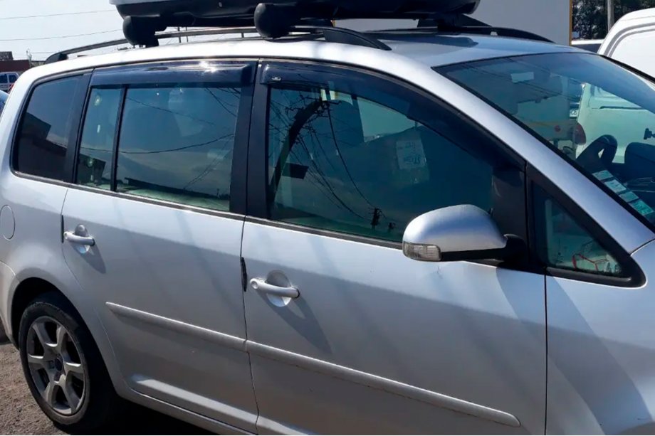 Volkswagen Touran 2003–2010 Raamdeflectoren (4 stuks, HIC) Foto 13