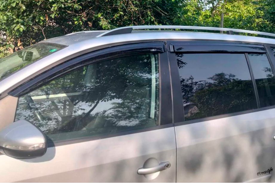 Volkswagen Touran 2003–2010 Raamdeflectoren (4 stuks, HIC) Foto 2