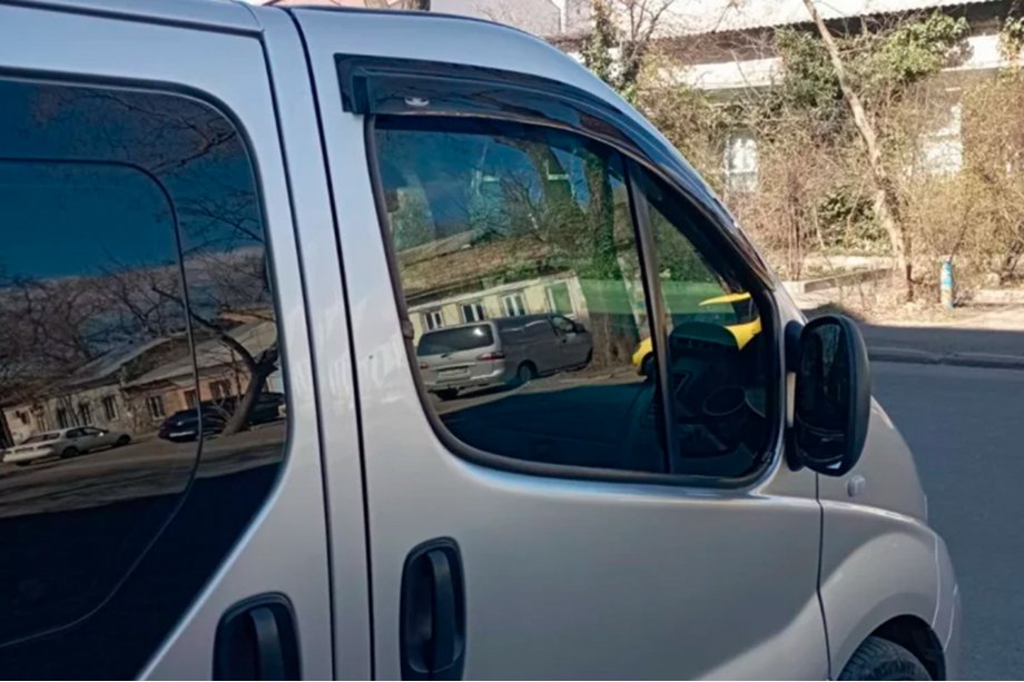 Nissan Primastar 2002–2014 Raamwindschermen (2 st., HIC) Image