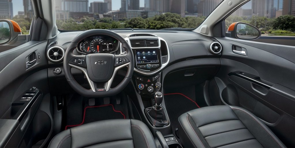 Review van de vernieuwde sedan Chevrolet Aveo