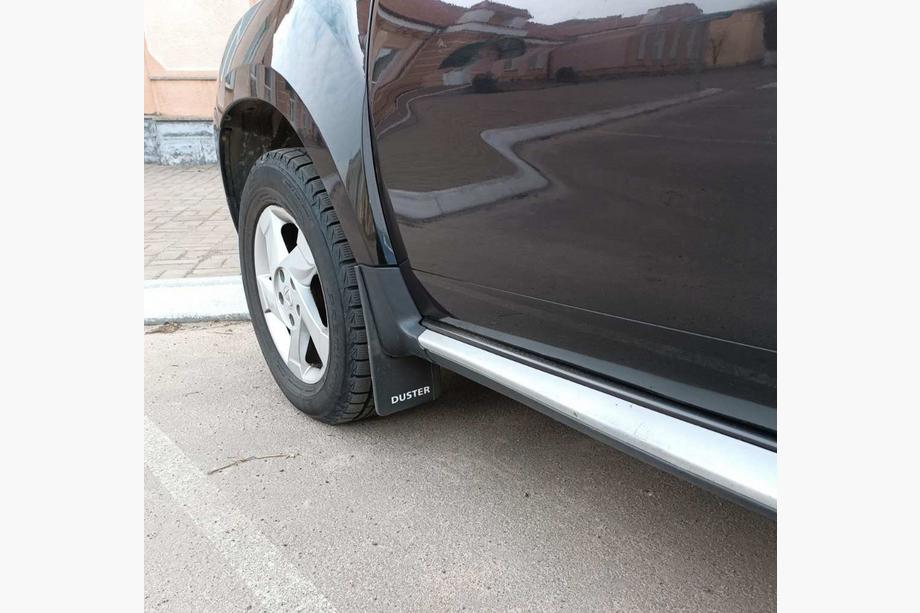 Dacia Duster 2008–2018 Premium voorspatborden (2 st.) Foto 1