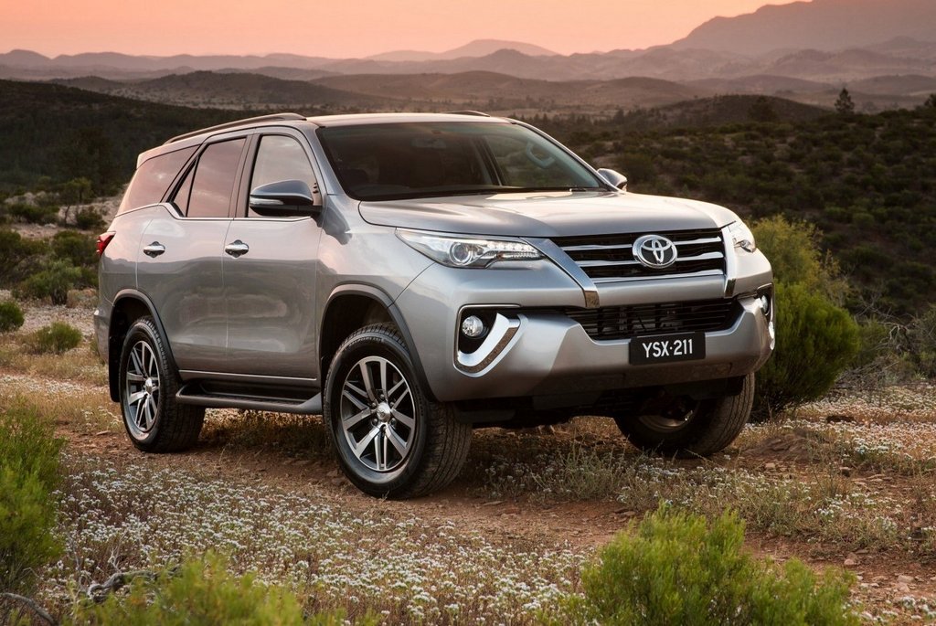 Review van de zevenzits body-on-frame SUV Toyota Fortuner