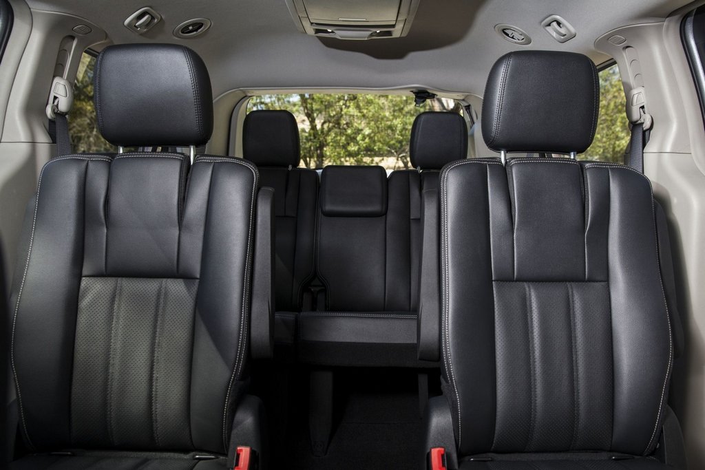 Zevenzits minivan Dodge Grand Caravan van de vijfde generatie