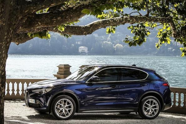 Review van de compacte crossover Alfa Romeo Stelvio