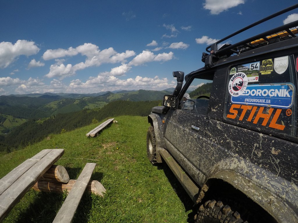 4x4-offroad: etappe van het Oekraïense RFC Off Road-kampioenschap in Tsjernivtsi