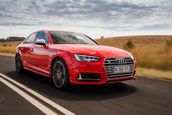 Test van de sportieve sedan Audi S4 Foto 9