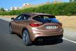 Premium hatchback Infiniti Q30 foto 3