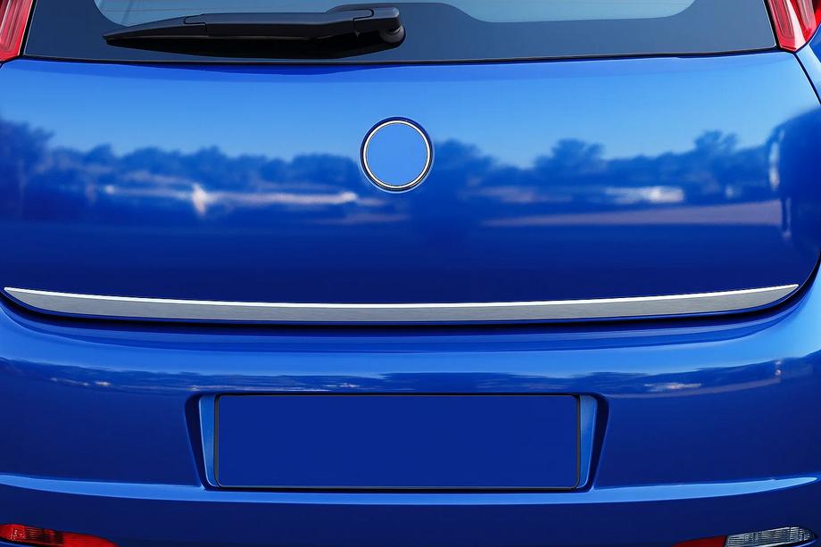 Fiat Punto Grande/EVO 2006–2018 RVS kofferbakrand Image