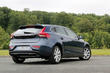 Review van de vijfdeurs hatchback Volvo V40 foto 11