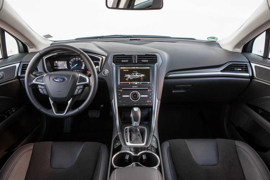 Review van de middelgrote sedan Ford Mondeo