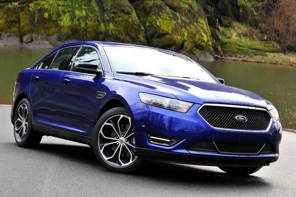 Review van de luxe sedan Ford Taurus Foto 10