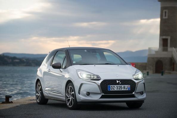 Driedelige compacte hatchback Citroen DS3