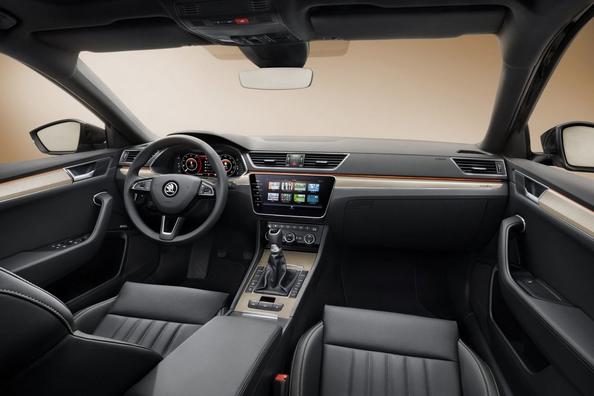 Review van de vernieuwde Skoda Superb liftback uit 2019 Foto 4