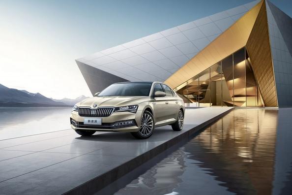 Review van de vernieuwde Skoda Superb liftback uit 2019 Foto 3