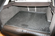 Range Rover Sport 2014–2022 Rubberen kofferbakmat (zonder rails) Novline Cross foto 4
