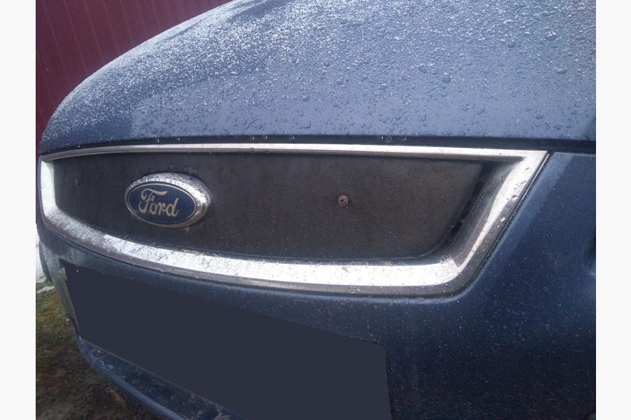 Ford Focus II 2005–2008 Winterafdekking voor de grille Glanz Foto 3