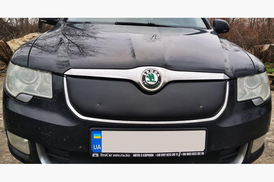 Skoda Superb 2009–2015 Winterafdekking voor radiatorrooster (boven, 2008-2013) Image
